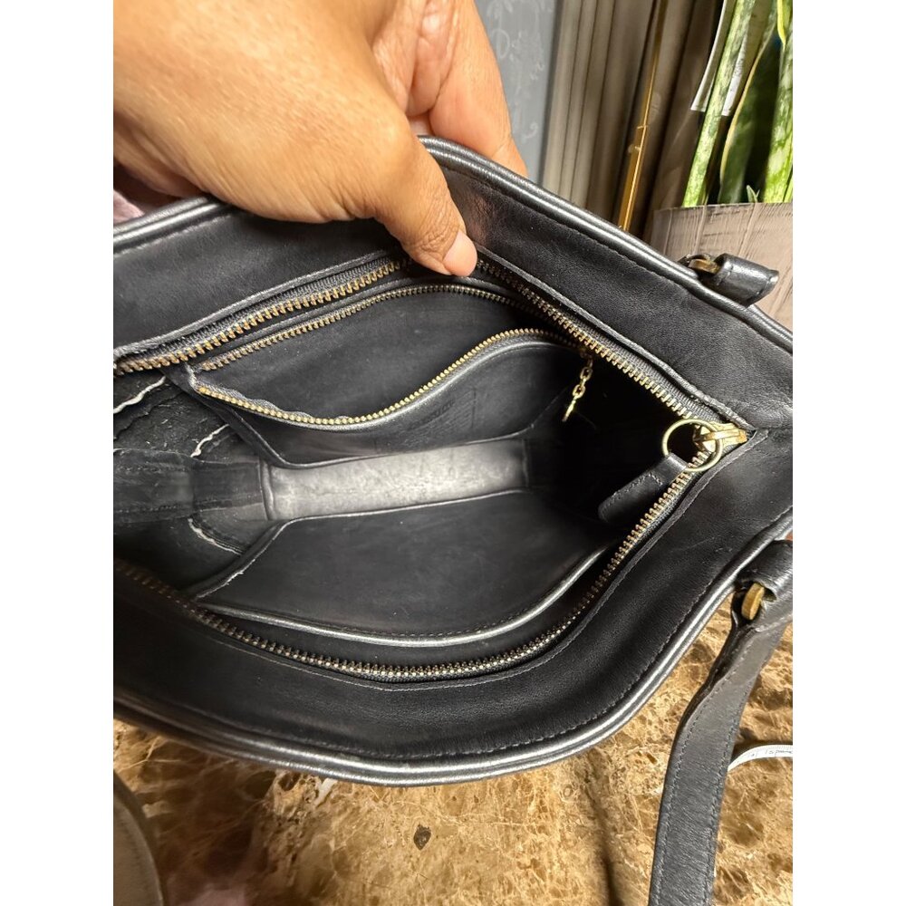 Coach vintage Black Leather Tote Bag With Dual Top Handles & Zippered Compartmen - Picture 3 of 9